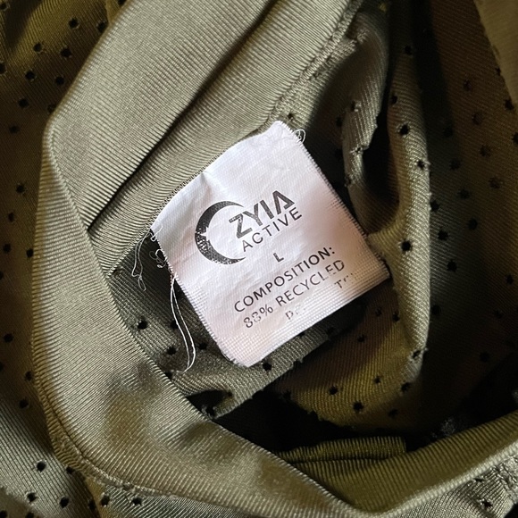 ZYIA Olive Chill Tank - Picture 4 of 7